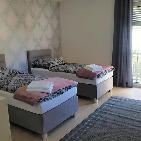 Mit Terrasse - Nähe Kliniken/ Herzzentrum Apartment *
